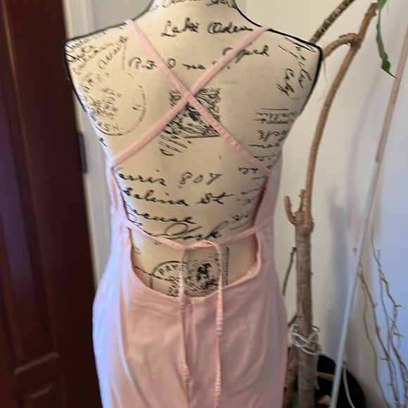 💕HP💕Super Sexy Light Pink Backless Summer Dress💕 - Picture 3 of 5